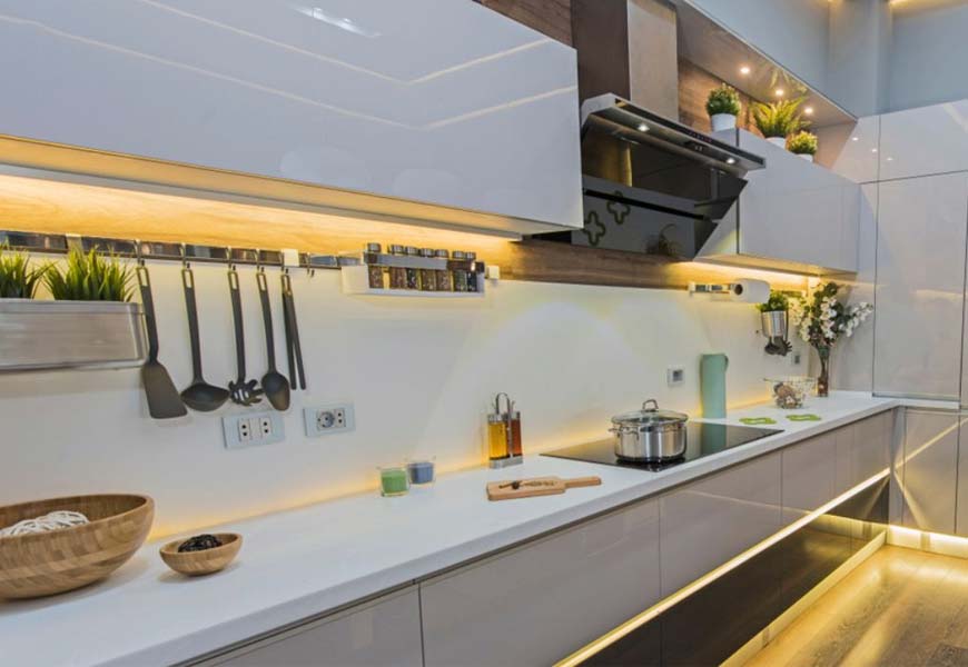 eclairage-sous-meuble-cuisine-led-extra-plat